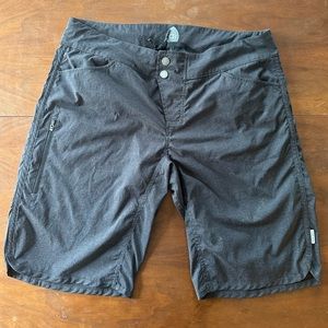 Club Ride Savvy women’s MTB shorts, dark charcoal gray, 11” inseam, M, cycling